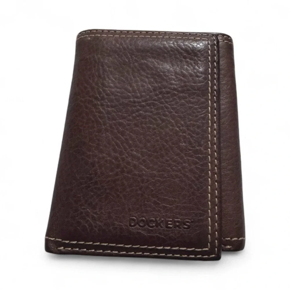 Dockers men's trifold wallet with three leaf‎ clover